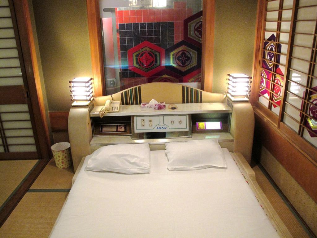 Hostel Yoshi'S House Ōsaka Exterior foto