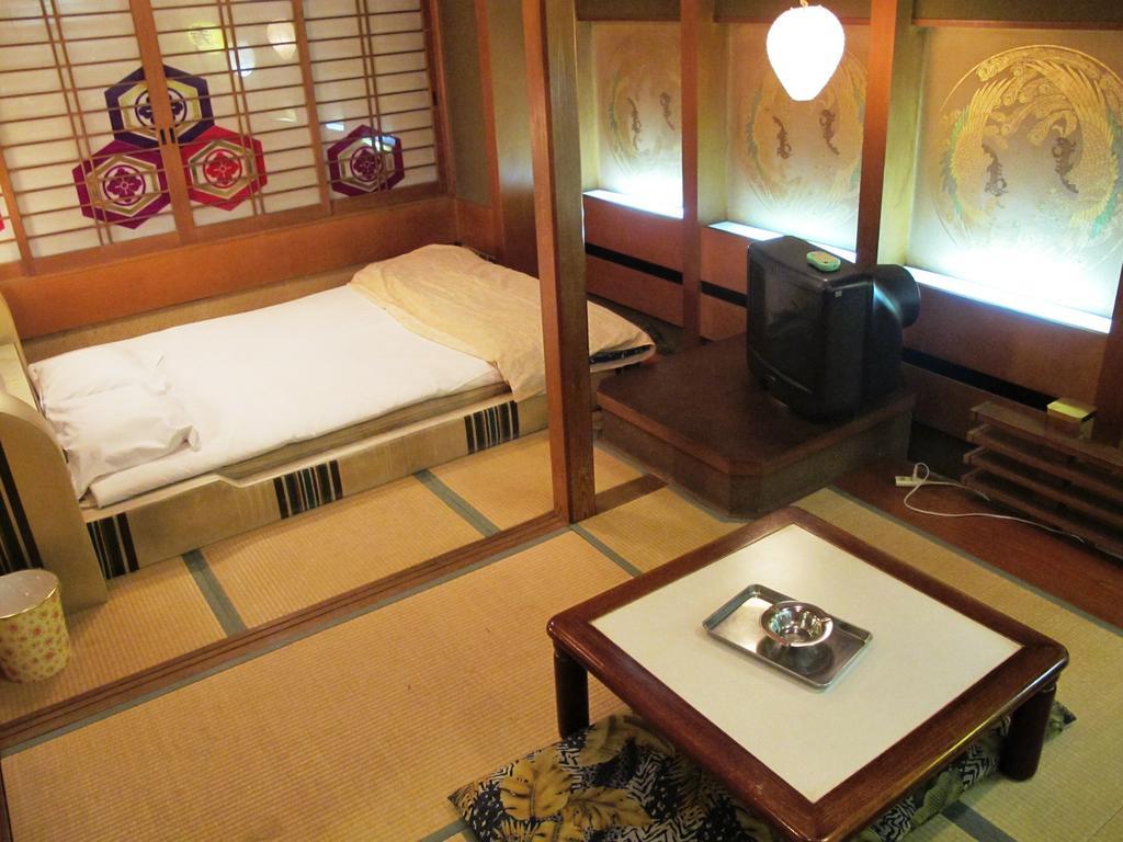 Hostel Yoshi'S House Ōsaka Exterior foto